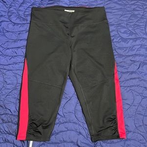 Express Performance Capris
